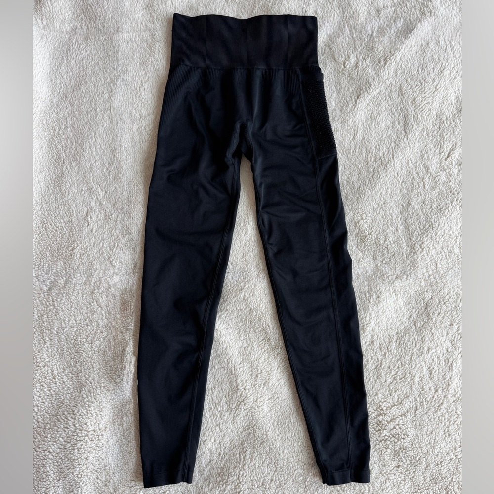 PINK Victoria's Secret Black High Waisted Cool & Comfy Yoga Leggings w/ Pocket!